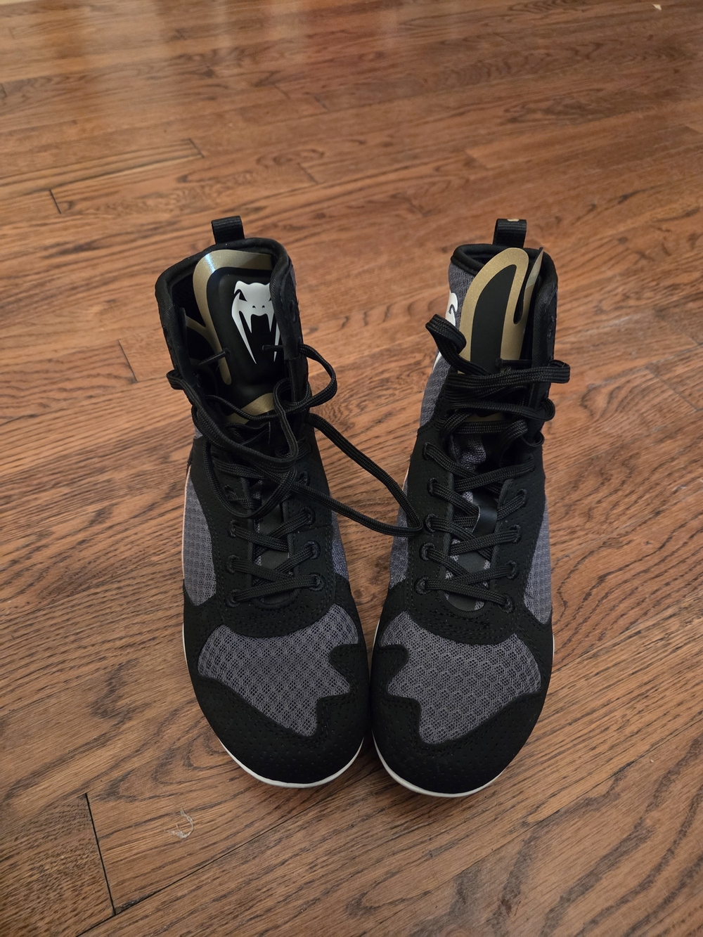 Venum Boxing Shoes 6 Men, 7.5 Women US,Black and Gray High-Top.